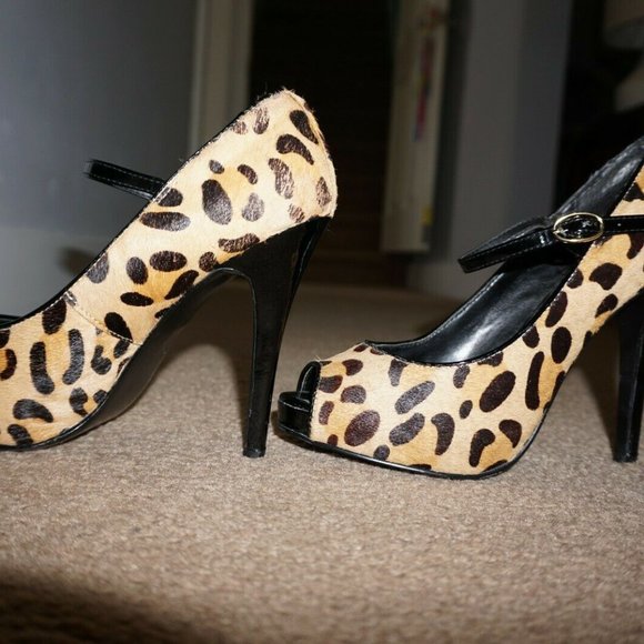 STEVE MADDEN Animal Print Suede Size 6.5 Peep Toe LAVEDA Heel Pump - Picture 4 of 7